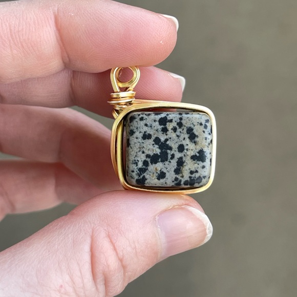 Dalmatian Jasper Square Cut Gold Tone Wire Wrap Necklace Handmade - Picture 7 of 7